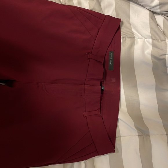 Kut from the Kloth maroon trouser skinny pants size 4L. - Picture 2 of 12